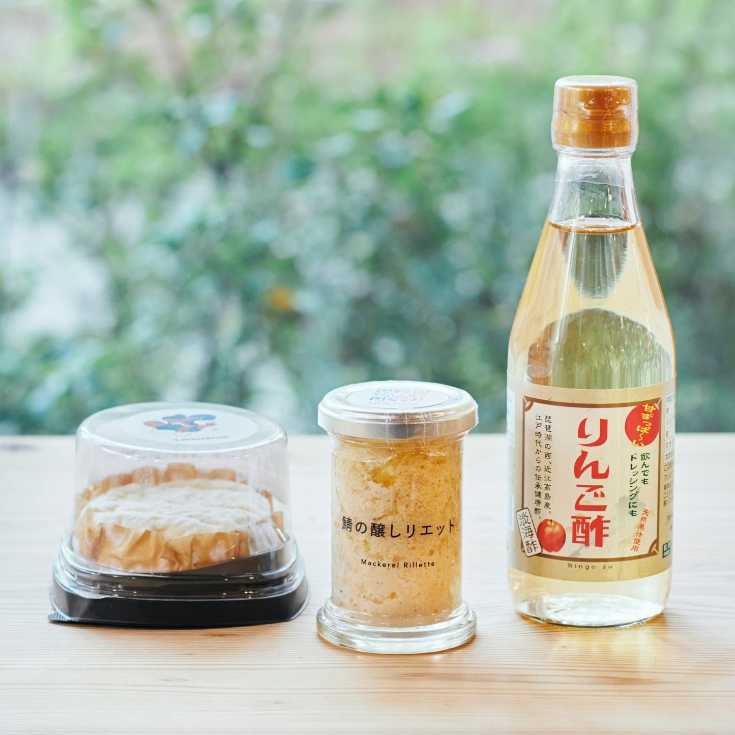 【12月開始分受付中!】今回は何県?毎月届く発酵食品を詰め合わせ|ぐるりにっぽん発酵定期便 - 発酵デパートメント